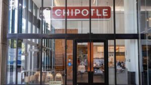 Chipotle Stock Plummets: What’s Driving the 19% Drop and Investor Anxiety?