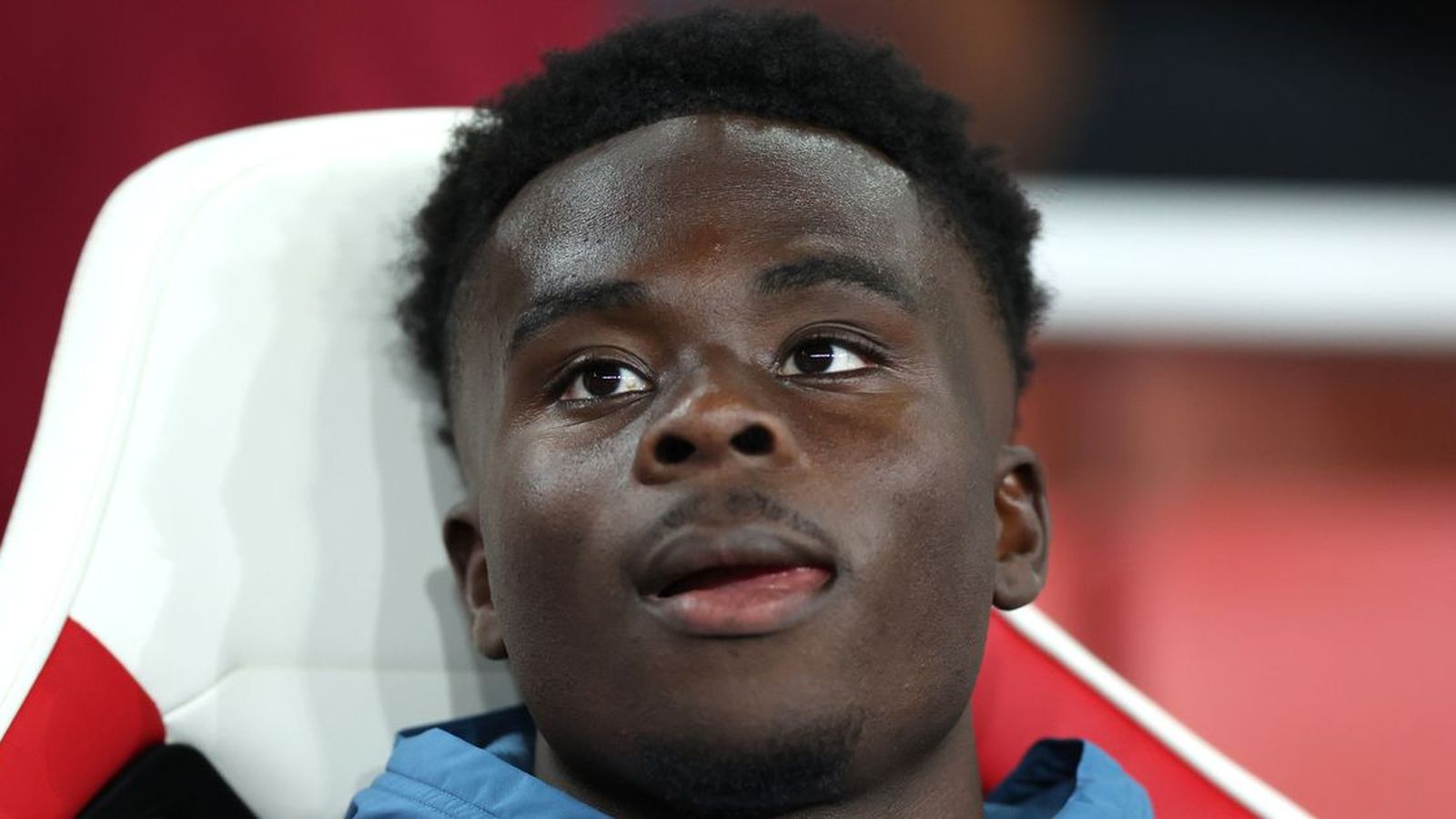 A private message from Arsenal legend Thierry Henry spurred Bukayo Saka ahead of a crucial win, marking a new chapter for the Gunners as they reclaim the Premier League summit.