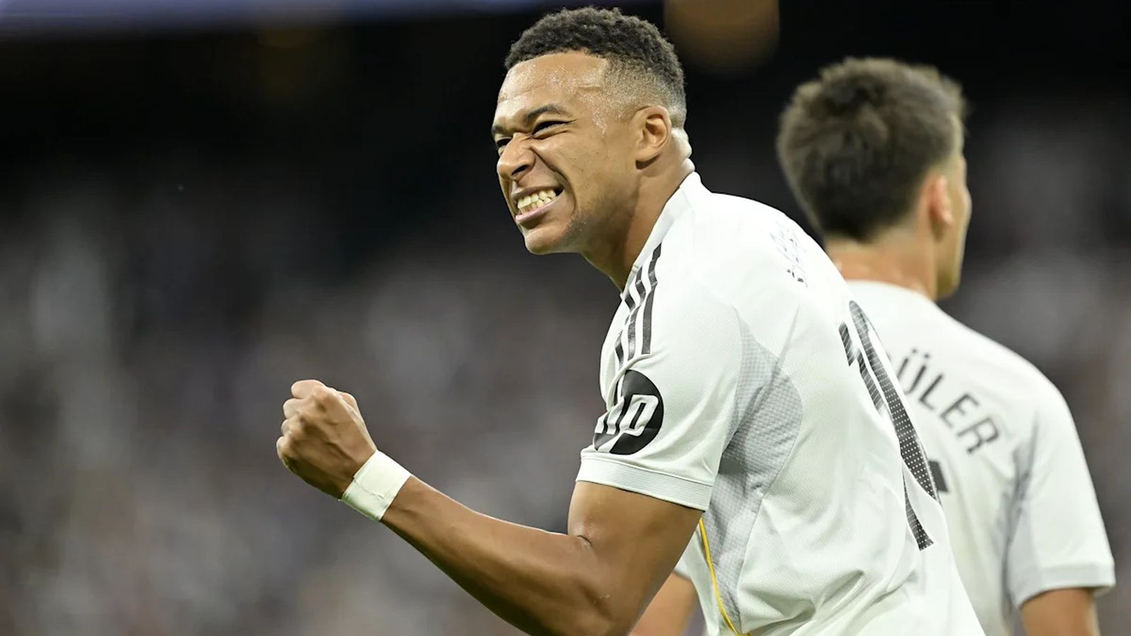 Kylian Mbappé and Jude Bellingham Shine in Fiery El Clásico Victory for Real Madrid