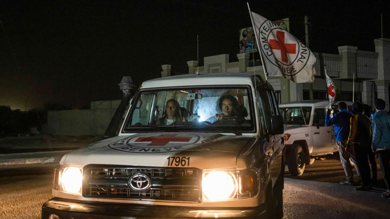 Gaza Hostage Bodies: Red Cross and Egypt Lead Search as Israel Relents