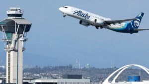 Alaska Airlines Restores Flights After Nationwide IT Outage Disrupts Thousands
