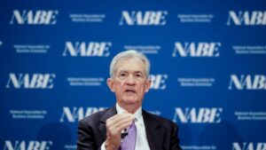 Powell’s Fed Balancing Act: Inflation, Jobs, and Rate Policy