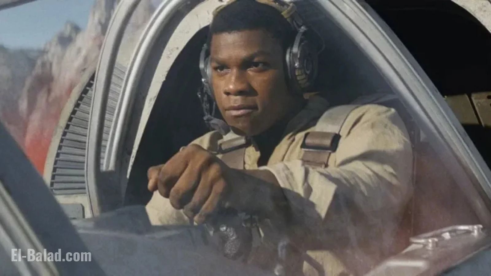 John Boyega Affirms His Star Wars Allegiance While Acknowledging Star Trek’s Storytelling Strengths