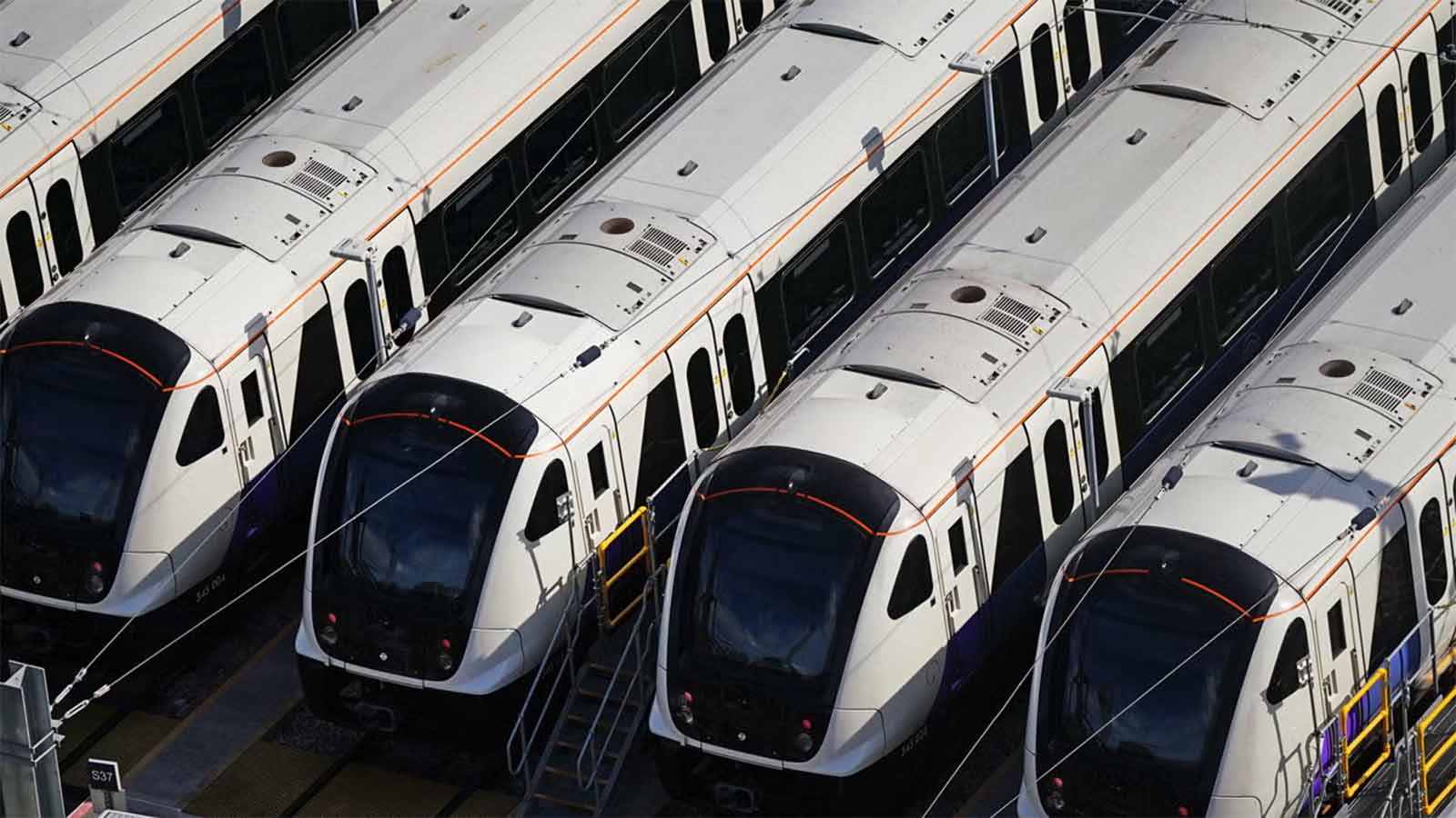 Elizabeth Line Faces Major Disruptions as Demand Spurs New Train Investments