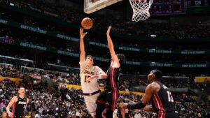 Lakers Defeat Heat Behind Doncic’s Triple-Double and Balanced Team Effort
