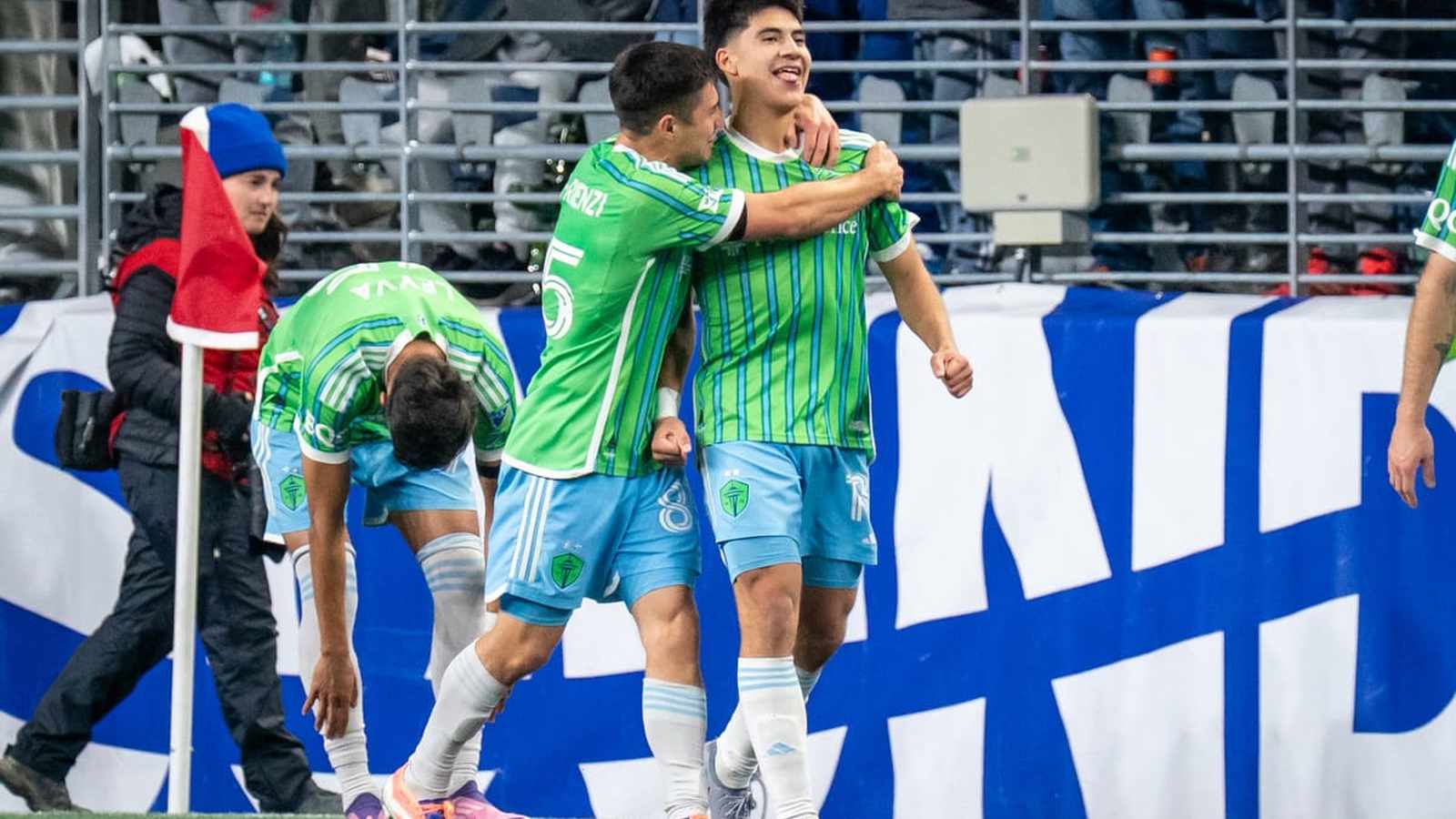 Seattle Sounders Outgun Minnesota United in Six-Goal Playoff Thriller