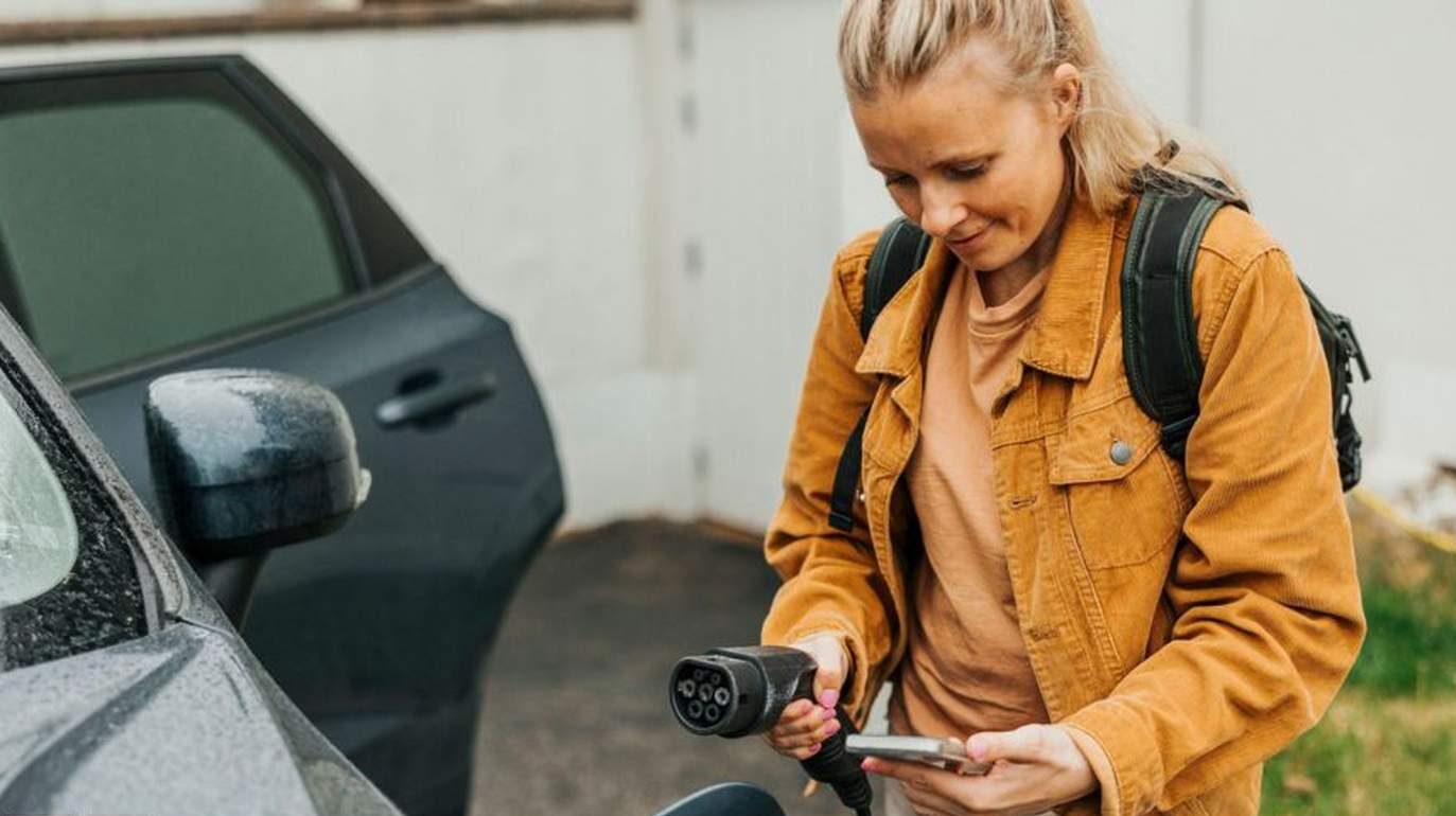 UK Eyes Pay-Per-Mile Tax for Electric Cars: What Drivers Need to Know About the 2028 Road Charge