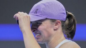 Iga Świątek’s WTA Finals Run Ends as Anisimova Stages Comeback