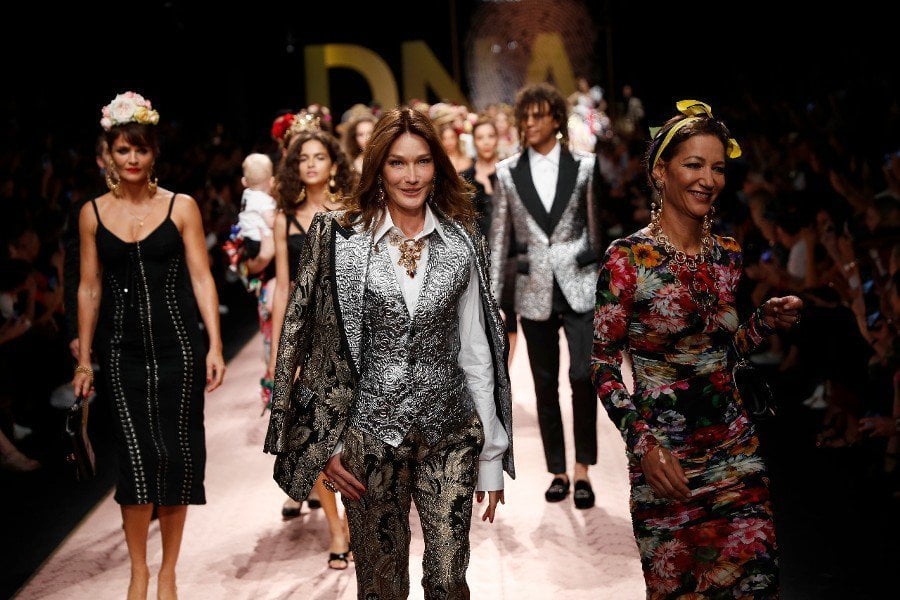 Ռասզիմի մեջ մեղադրվելուց հետո Դոլչեն և Գաբանան ներողություն են խնդրել