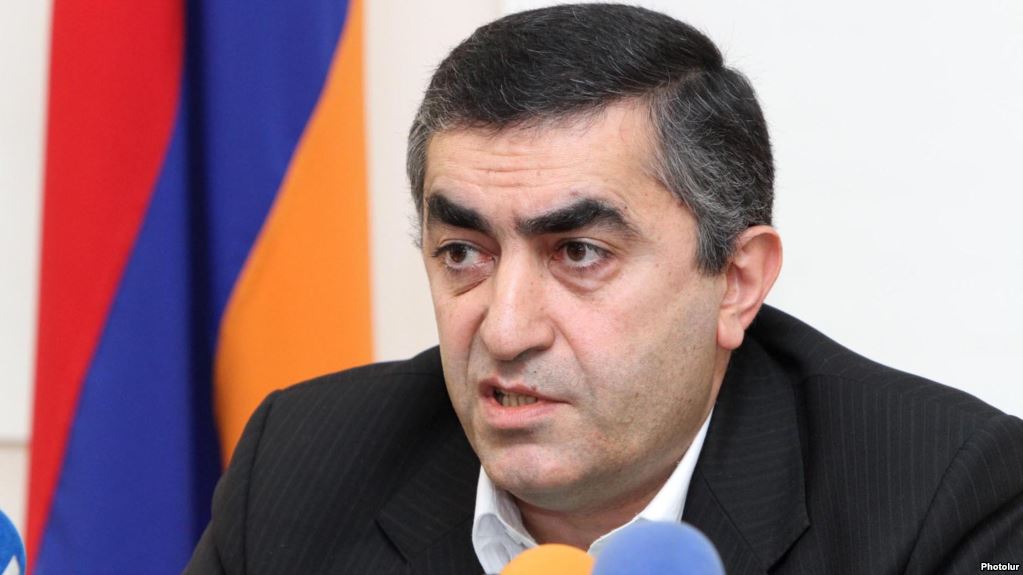 Արմեն Ռուստամյանը համամիտ չէ Նիկոլ Փաշինյանի հետ
