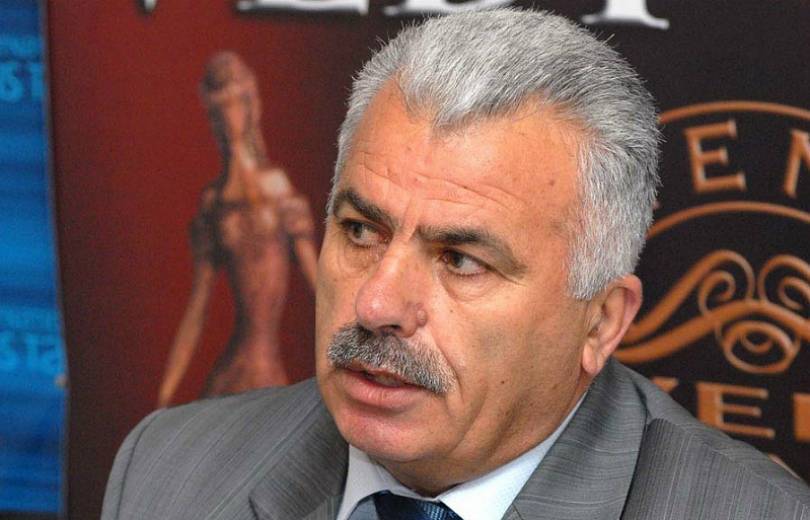 Նիկոլ Փաշինյանը իր քաղաքական կարիերան սկսել է Պետրոս Մակեյանի հետ