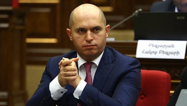 «ԱԱԾ ղեկավարը ավելի լավ վարչապետ կլիներ, քան Նիկոլ Փաշինյանը», – Արմեն Փաշինյան