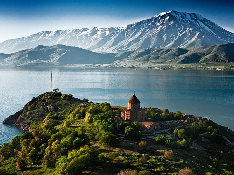 Լիլիթ Մակունցի զգուշացումը օպերայի տնօրենի տեղակալին