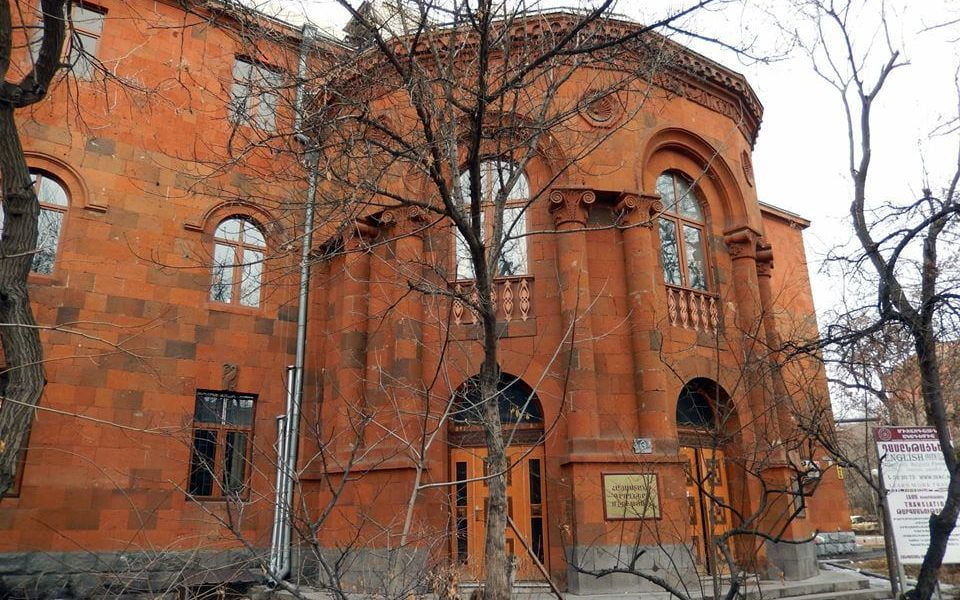 Թալանել են Հայաստանի գրողների միության պոլիկլինիկան