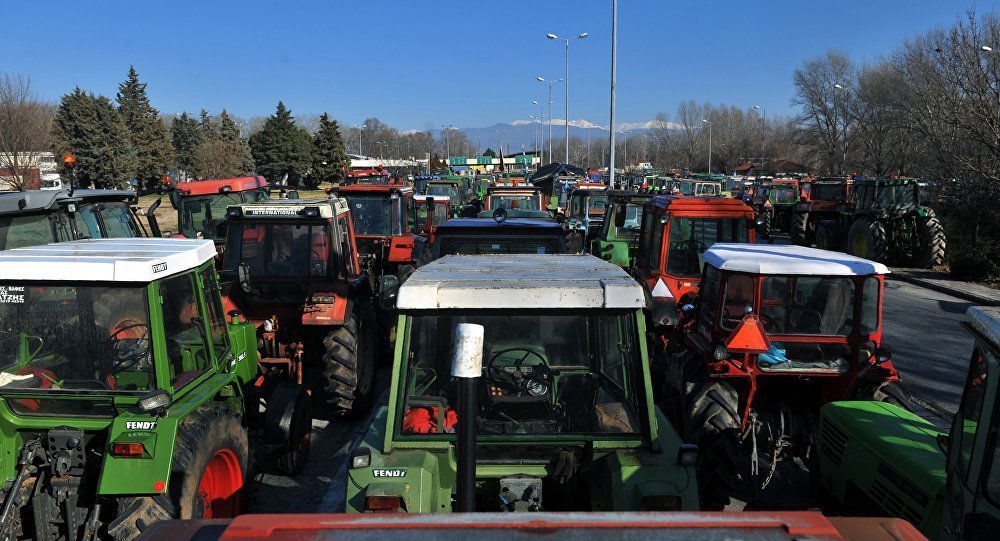 Հունաստանում ֆերմերները փակել են Աթենք-Սալոնիկ ճանապարհը