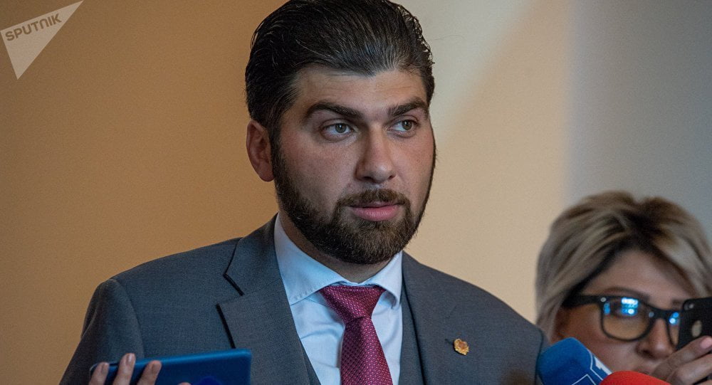 «ԵՊՀ ռեկտոր Արամ Սիմոնյանը մոլորեցնում է հանրությանը ու մանիպուլացնող հայտարարություններ անում», – Դավիթ Սանասարյան