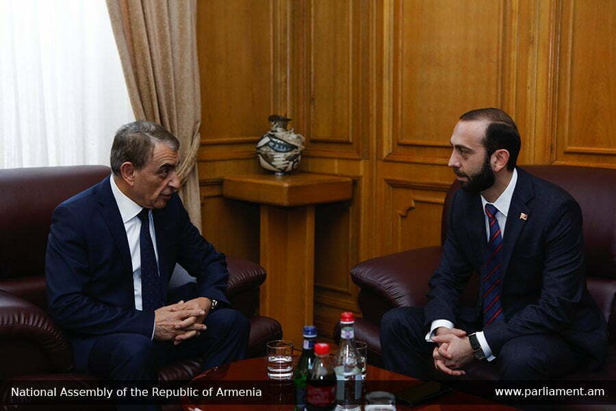 Արա Բաբլոյանը Արարատ Միրզոյանին է փոխանցել խորհրդարանի ղեկավարումը