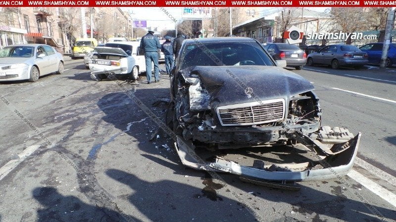 Խոշոր ավտովթար Երևանում. 46-ամյա վարորդը՝ խմած վիճակում ավտոմեքենաների ջարդի հեղինակ. կան վիրավորներ