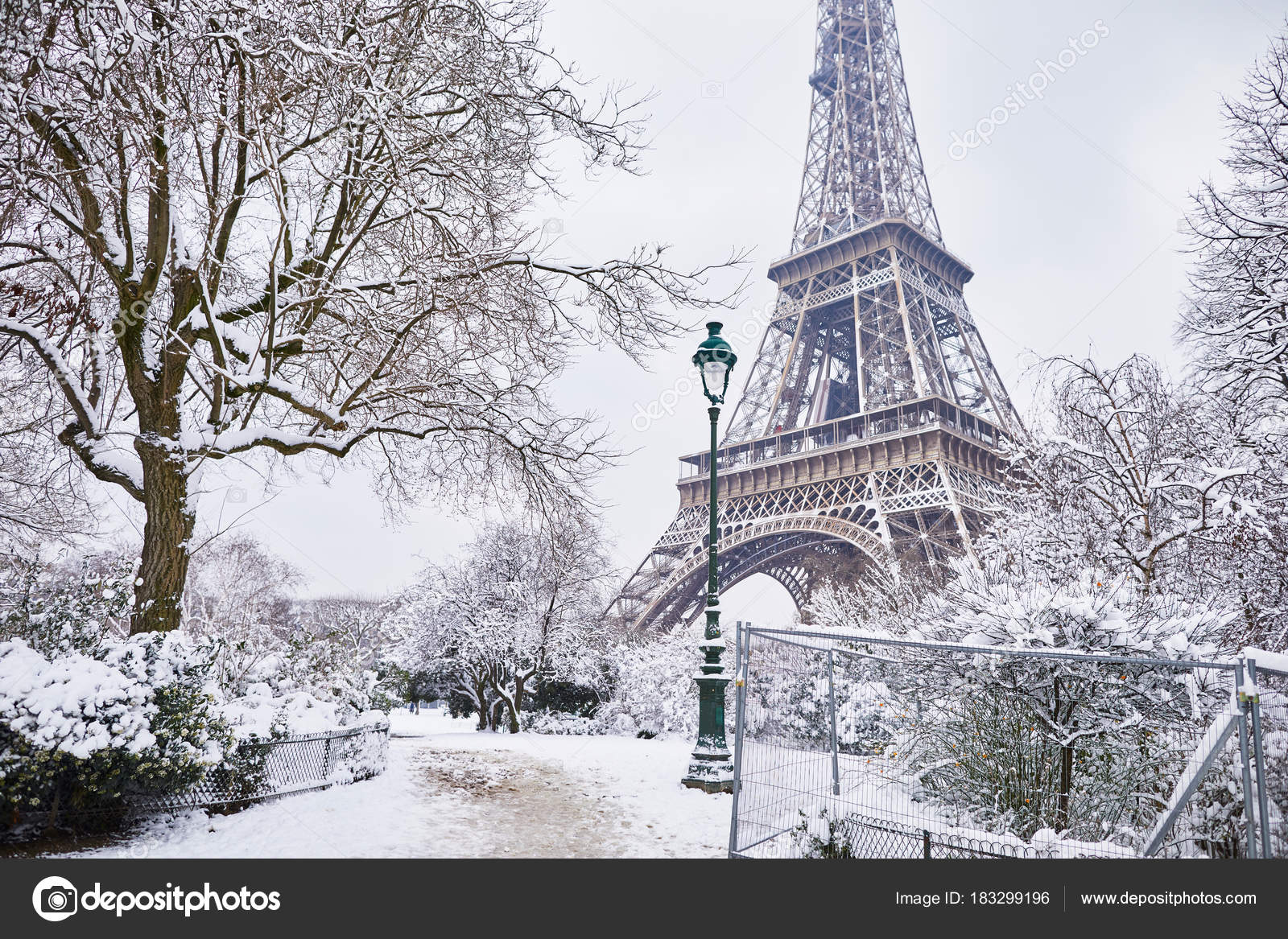 Ձյան պատճառով ժամանակավորապես փակվել է Էյֆելյան աշտարակը