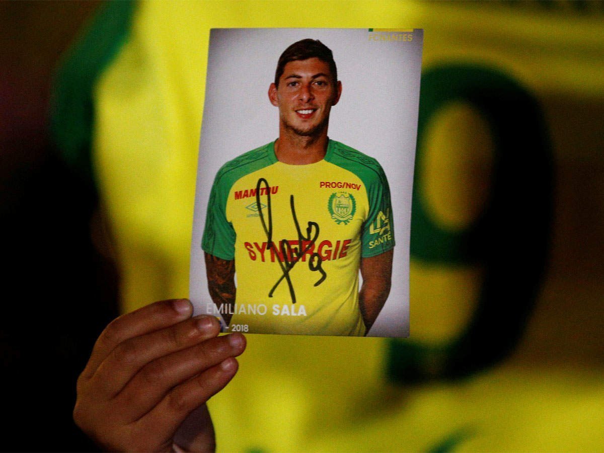 Սալայի ինքնաթիռի օդաչուն թռիչքներ իրականացնելու համար անհաժեշտ թույլտվություն չի ունեցել․ The Times