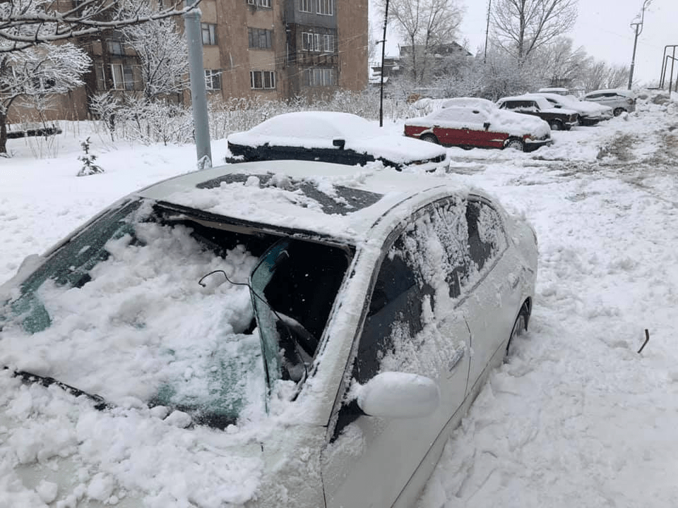 Ջերմուկի համայնքապետարանը հորդորում է տանիքների տակ մեքենաներ չկայանել
