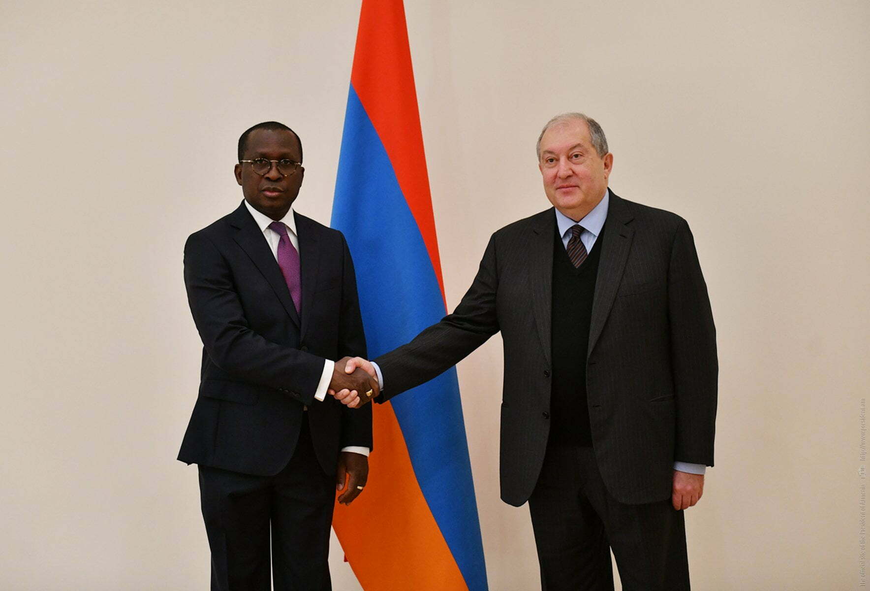 Նախագահ Սարգսյանին հավատարմագրերն է հանձնել Բուրկինա Ֆասոյի նորանշանակ դեսպանը