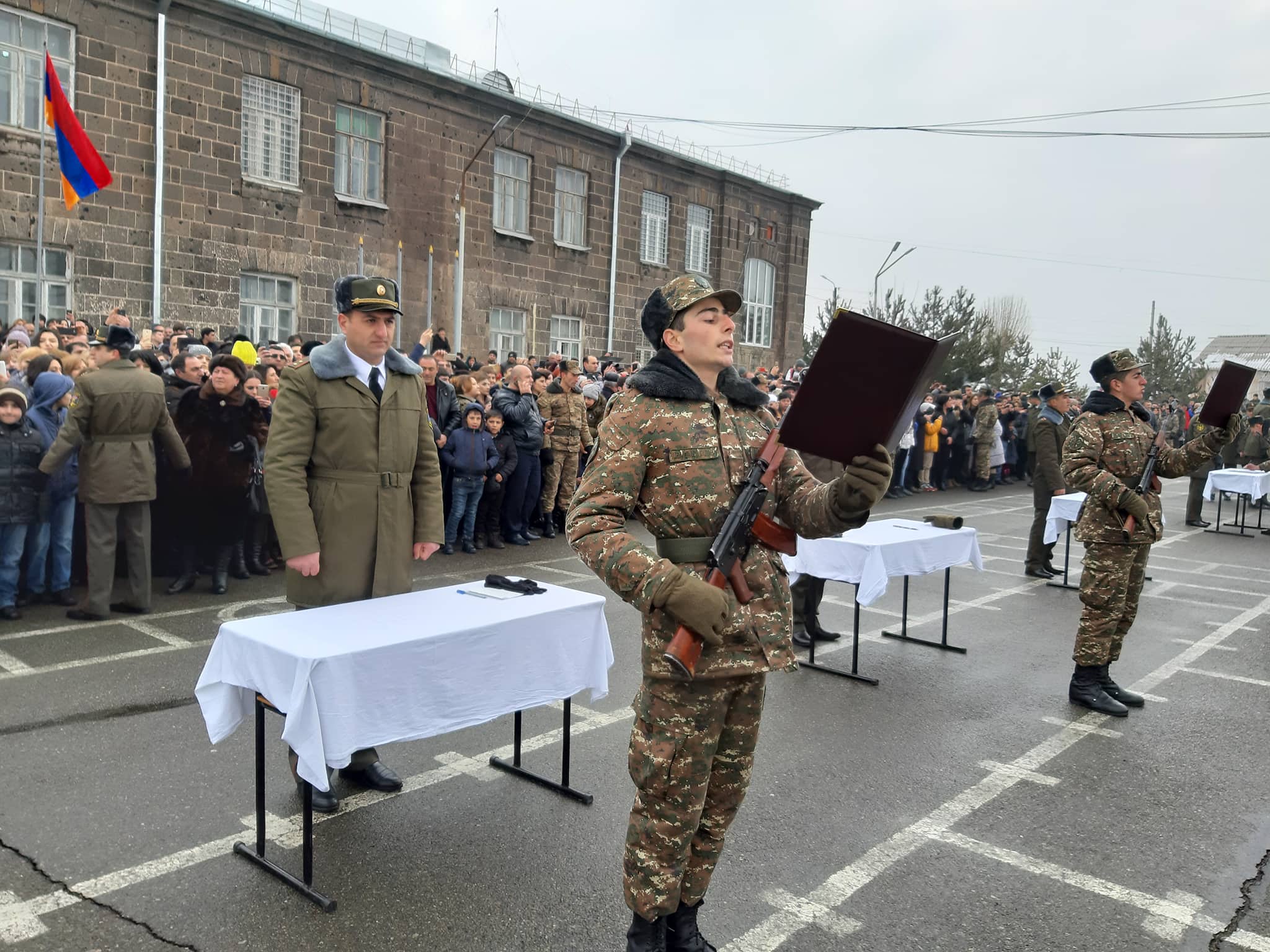 Գյումրիում կայացել է նորակոչիկների զինվորական երդման արարողությունը (ՖՈՏՈՇԱՐՔ)