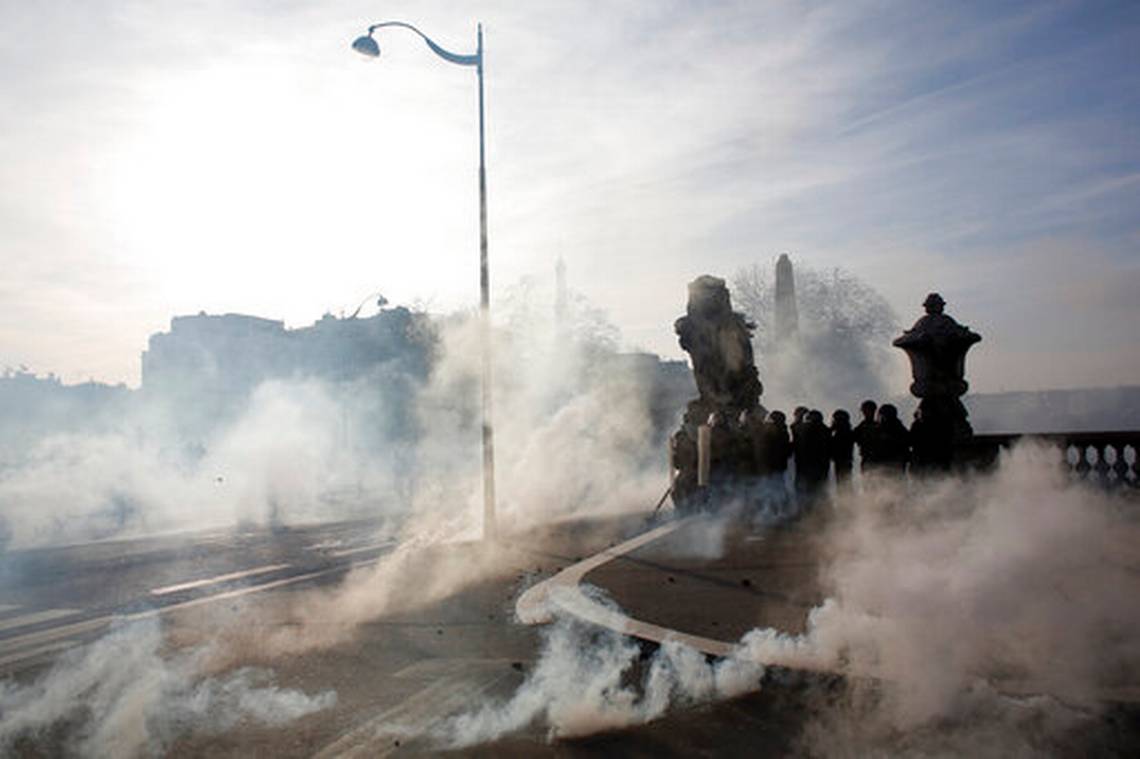 Փարիզում ոստիկանները արցունքաբեր գազ են կիրառել