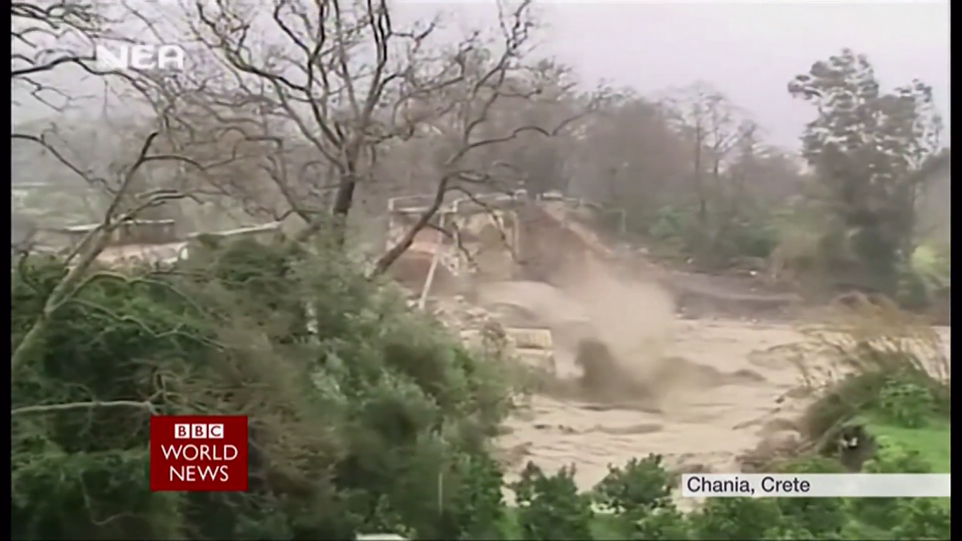 Հունաստանում հորդառատ անձրևները հնագույն կամրջի փլուզման պատճառ են դարձել