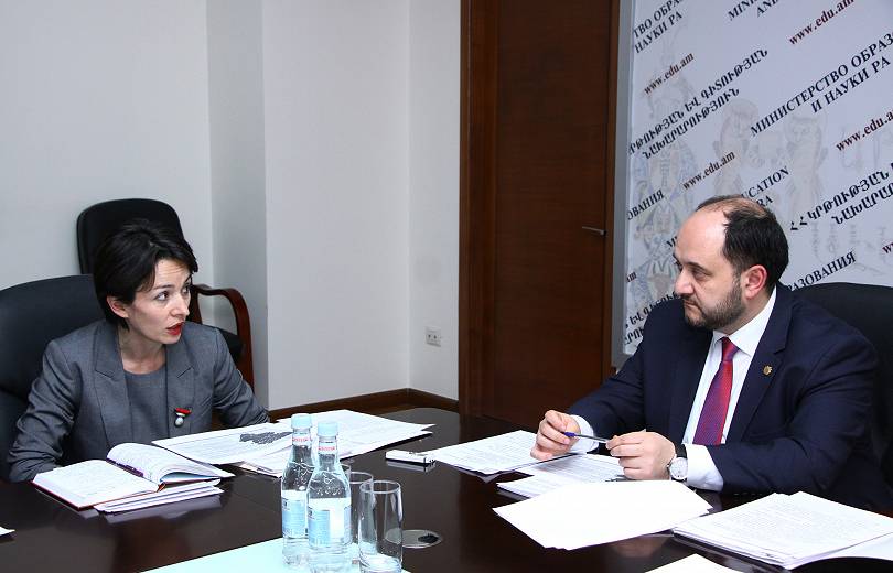 Ուսուցիչները պետք է սովորեն աշխատել հատուկ կարիքով երեխաների հետ. ԿԳՆ