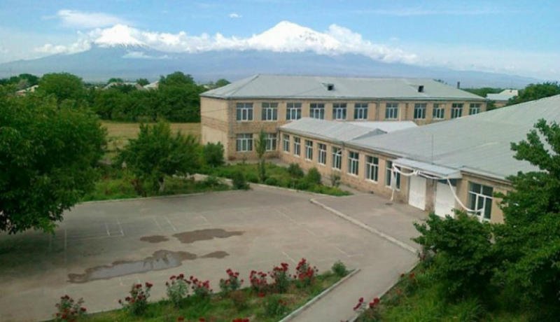 Ավշար գյուղի դպրոցի տնօրենը ազատման դիմում է ներկայացրել