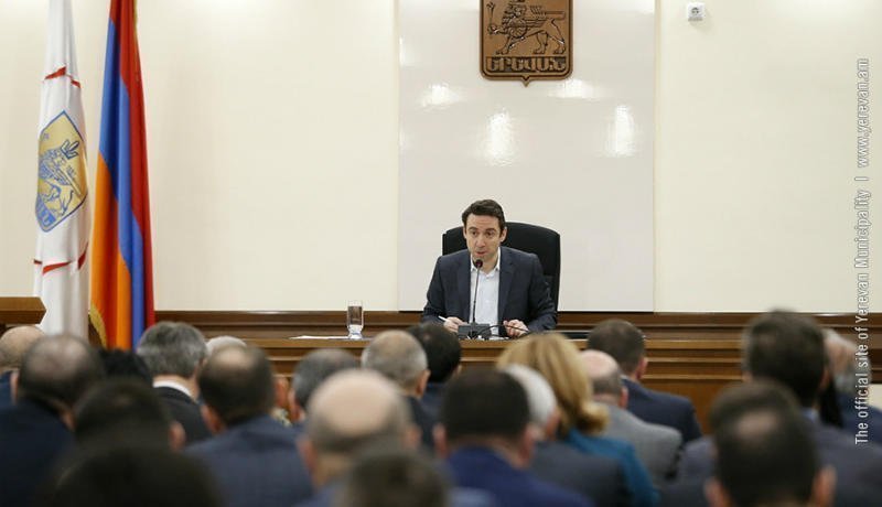 Եկե´ք` Ադրբեջան անվանենք մայրաքաղաք Երևանը. քննարկում ավագանու նիստում
