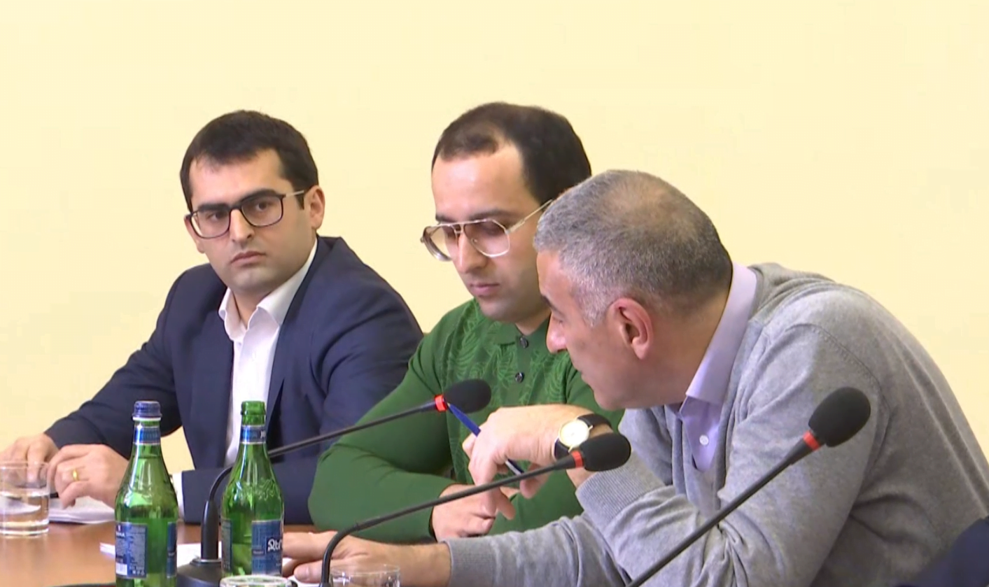 Քաղաքական տեսանկյունից աջակողմյան ղեկային համակարգ ունեցող մեքենաների մուտքը նպատակահարմար է պահել այնպես, ինչպես կա. Հակոբ Արշակյան