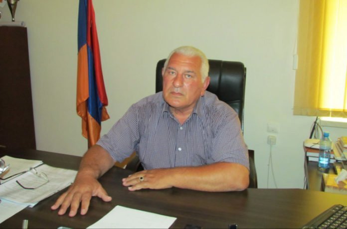 Զարթոնքի բնակիչները պահանջում են 23 տարվա ղեկավարի հրաժարականը