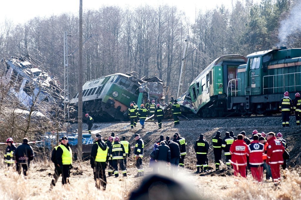 Լեհաստանում գնացքը մխրճվել է շտապ օգնության մեքենայի մեջ