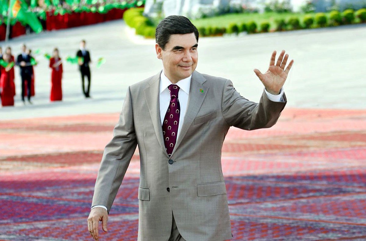 Թուրքմենստանի նախագահը ձիու մասին ռեփ է կատարել