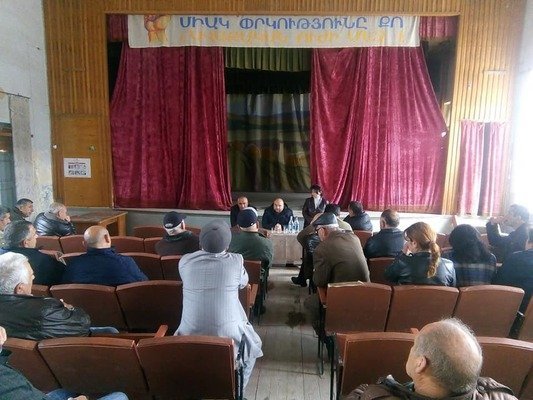 Վայոց ձորի մարզպետը հանդիպել է Չիվայի բնակիչների հետ