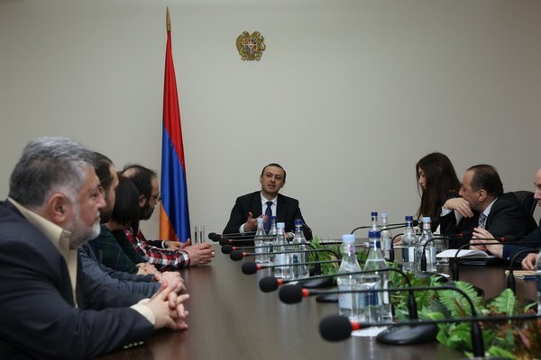 ԱԽ քարտուղարը հանդիպել է փորձագիտական հանրության հետ