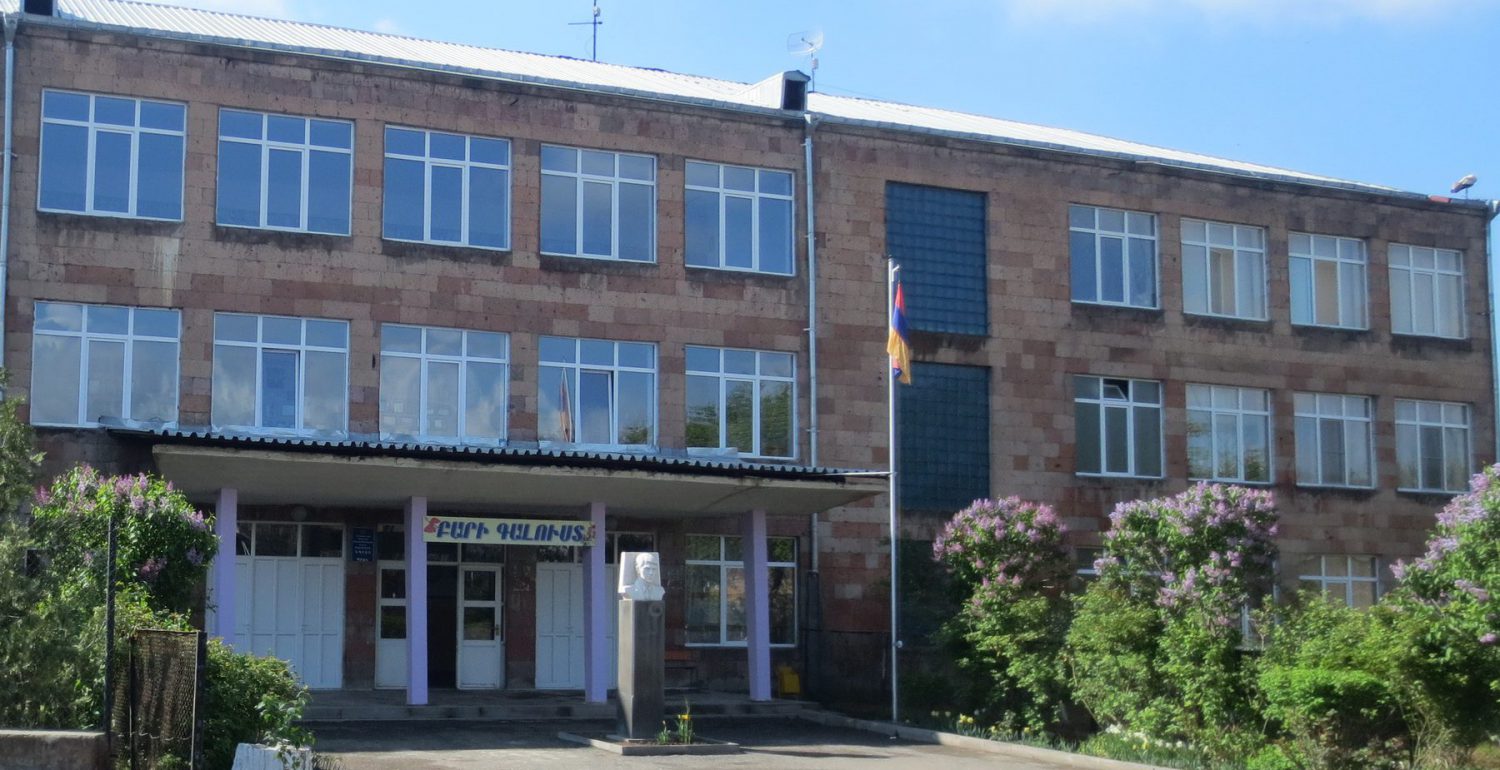 Դադարեցվել են Արամավիրի մարզի դպրոցներից մեկի տնօրենի լիազորությունները