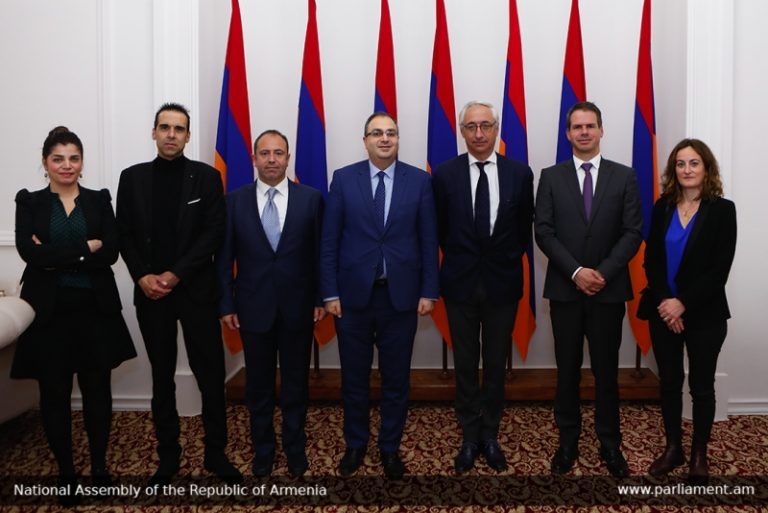 Փարիզի փաստաբանների պալատի պատվիրակության հետ քննարկվել են դատական իշխանության և փաստաբանության ոլորտի խնդիրները