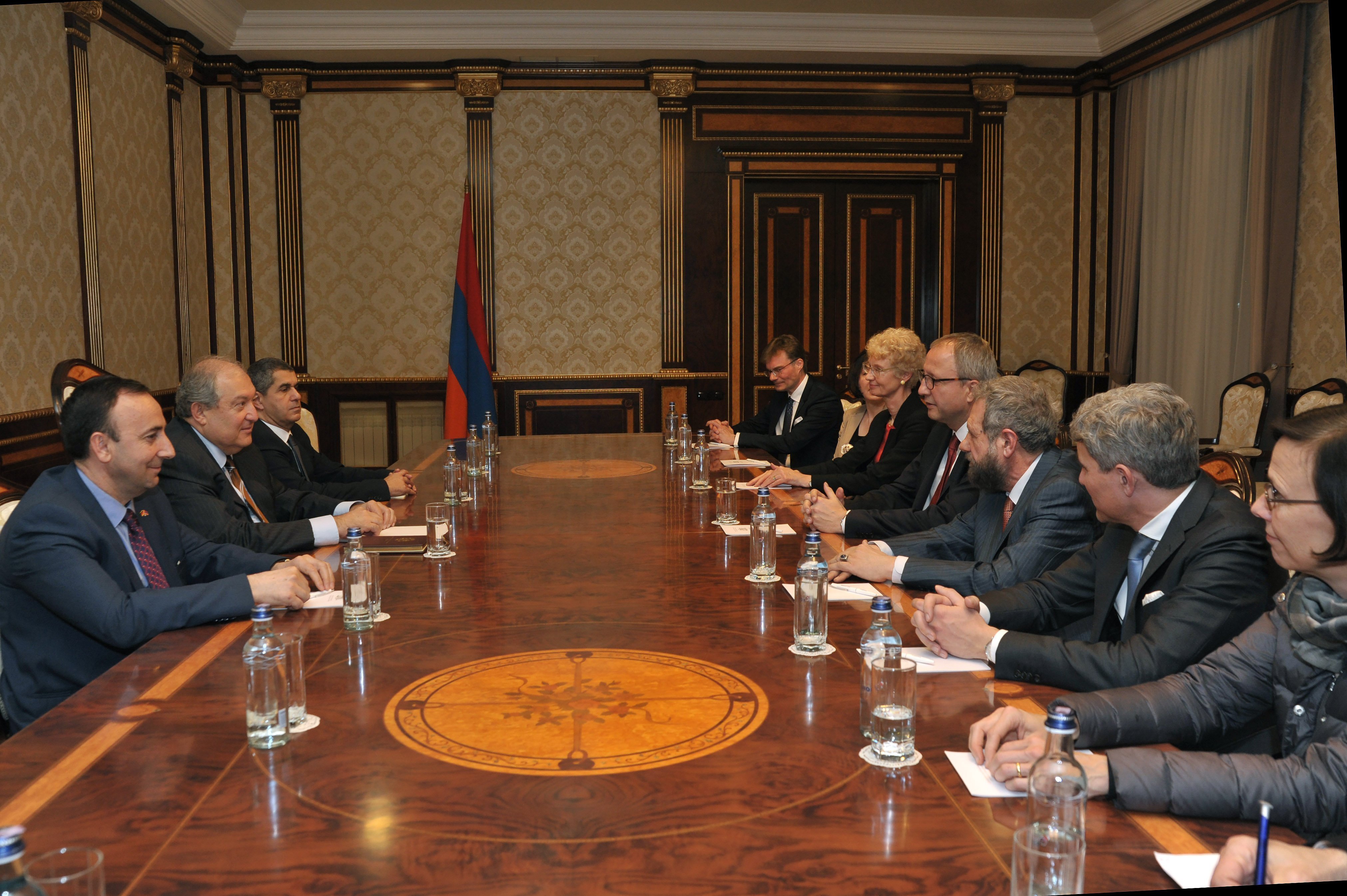 Արմեն Սարգսյանն ընդունել է Գերմանիայի Սահմանադրական դատարանի նախագահի գլխավորած պատվիրակությանը