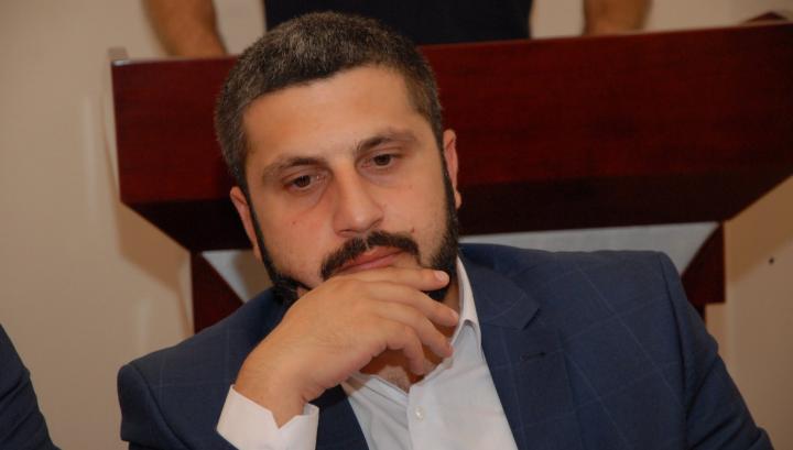 Վերին Լարս անցակետը շարունակում է մեր բեռնափոխադրողների համար գլխավոր խնդիր մնալ. Արմեն Փամբուխչյան