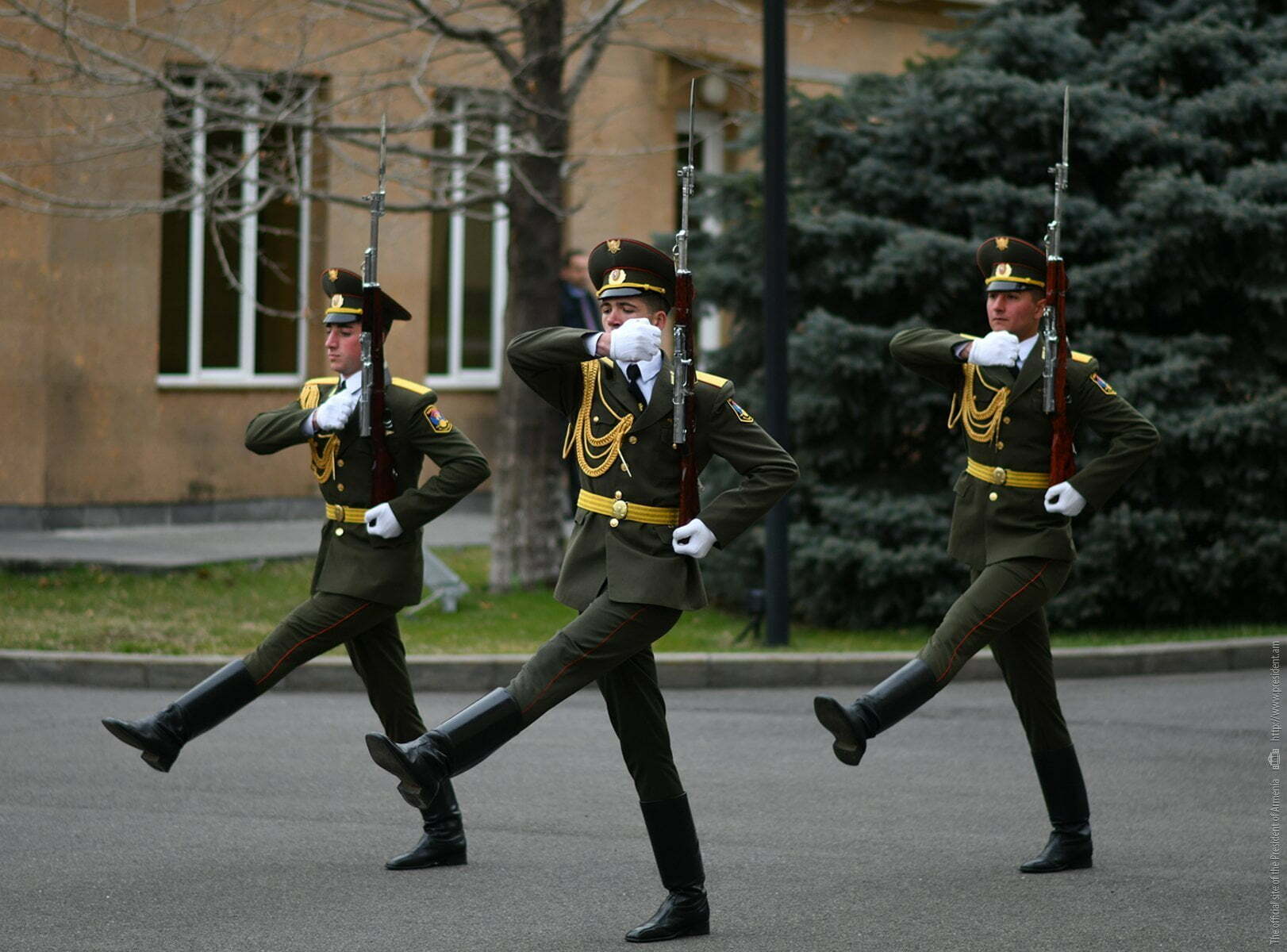 ՀՀ նախագահի նստավայրի դարպասներն ավելի երկար բաց կմնան այցելուների համար