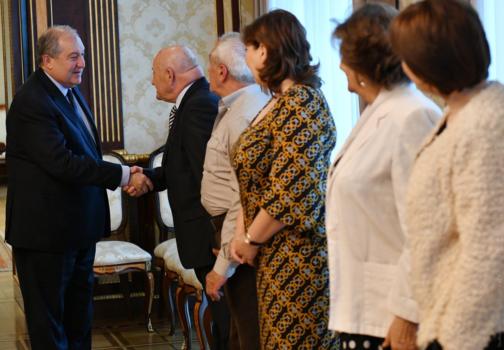 Արմեն Սարգսյանն ընդունել է Արցախյան ազատամարտում զոհված օդաչուների ընտանիքների անդամներին