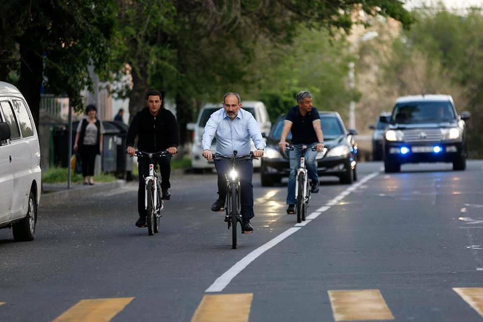 Նիկոլ Փաշինյանն այսօր հեծանիվով է գնացել աշխատանքի