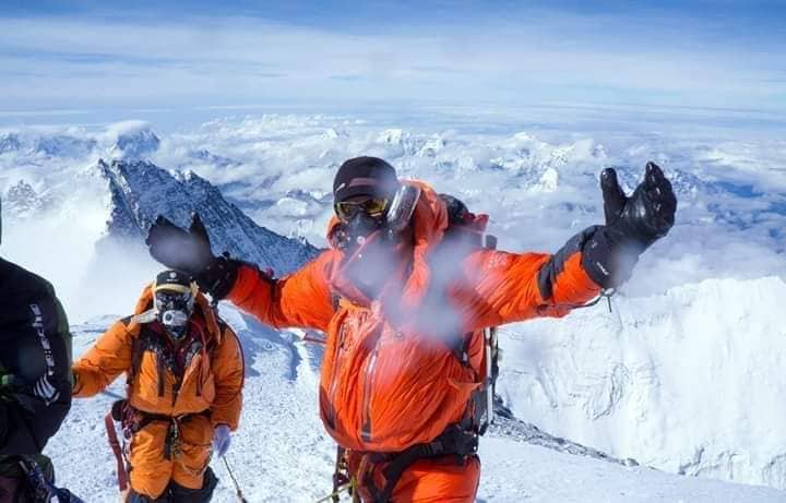 Լիբանանահայ Ավետիս Կալպակյանը բարձրացել է Էվերեստի գագաթը
