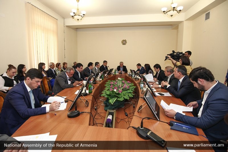 Քննարկվել են տեղեկատվության անվտանգության ապահովմանը, զինվորական ծառայությանը վերաբերող օրինագծեր