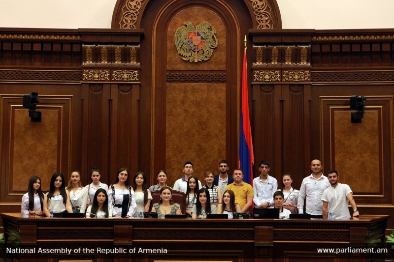 Հերթական բաց դասն անցկացրել է պատգամավոր Արուսյակ Ջուլհակյանը