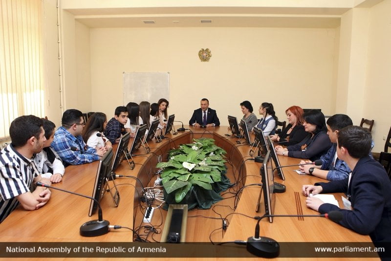Մի շարք ուսումնական հաստատությունների ներկայացուցիչներ այցելել են խորհրդարան