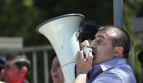 Քոչարյանի աջակիցները կրկին դատարանի բակում են